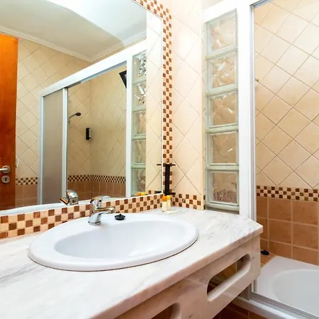 Villa Jacaranda I House - Privat Pool & Privacy & Garden & The Strip *